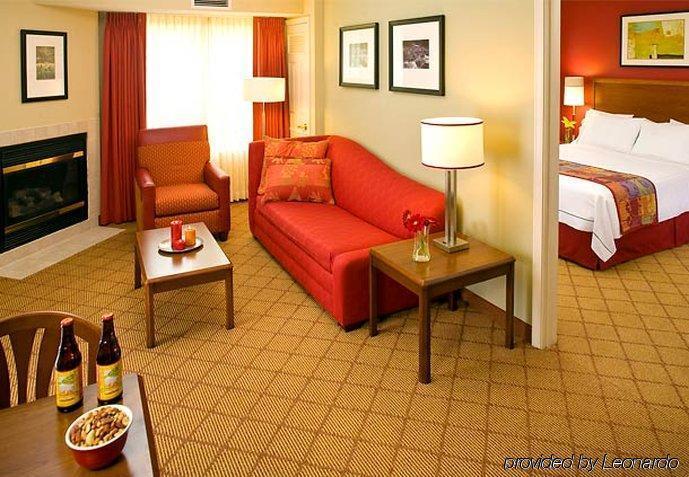 Residence Inn By Marriott Fort Collins Exteriör bild